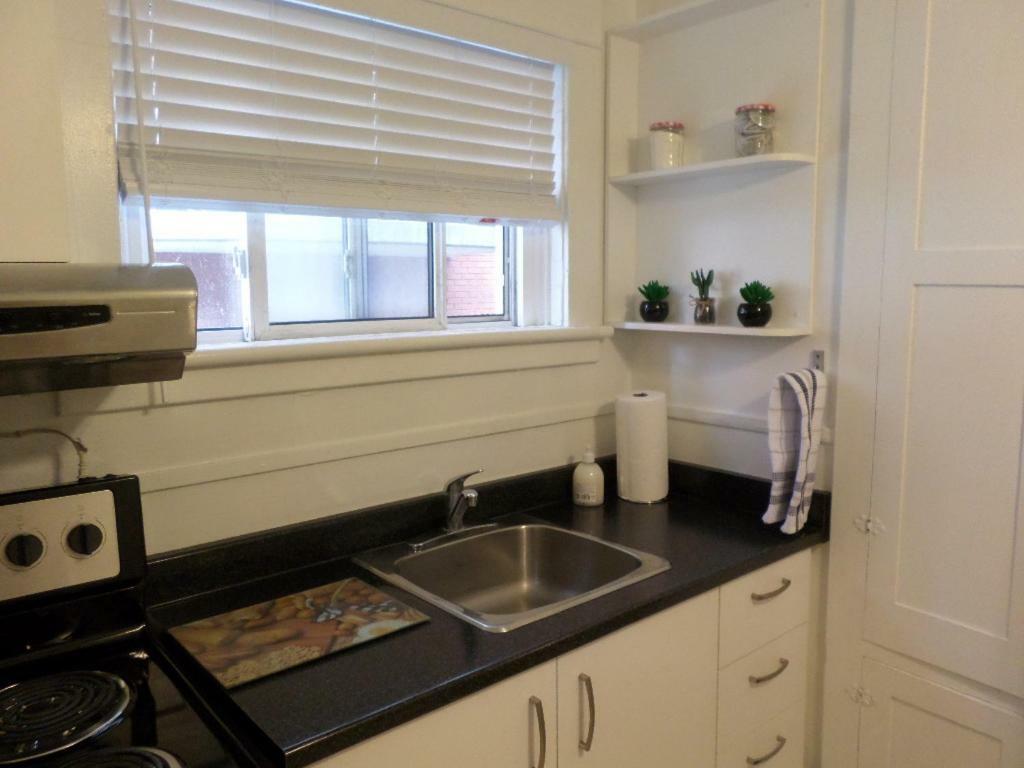 Beautiful, Clean, Quiet 2 Br-In Downtown Ottawa. Parking, Wifi And Netflix Included Διαμέρισμα Εξωτερικό φωτογραφία